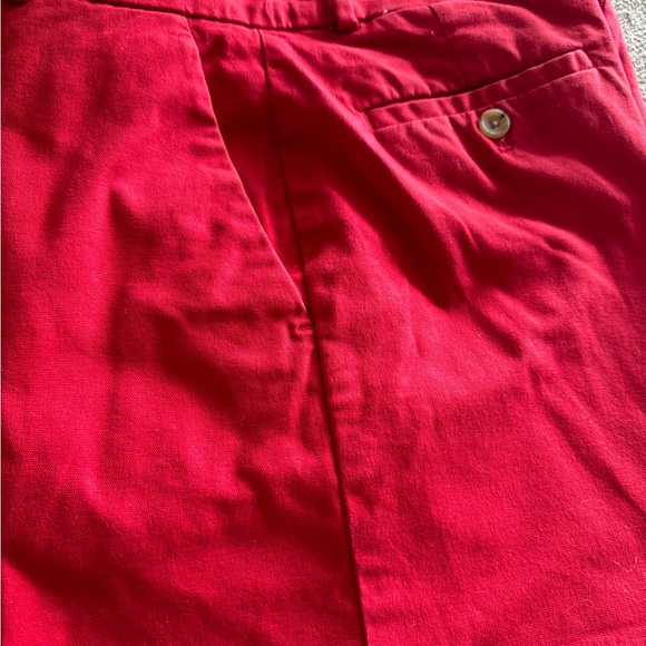 Red Banana Republic 6” shorts with side pockets - Picture 3 of 6